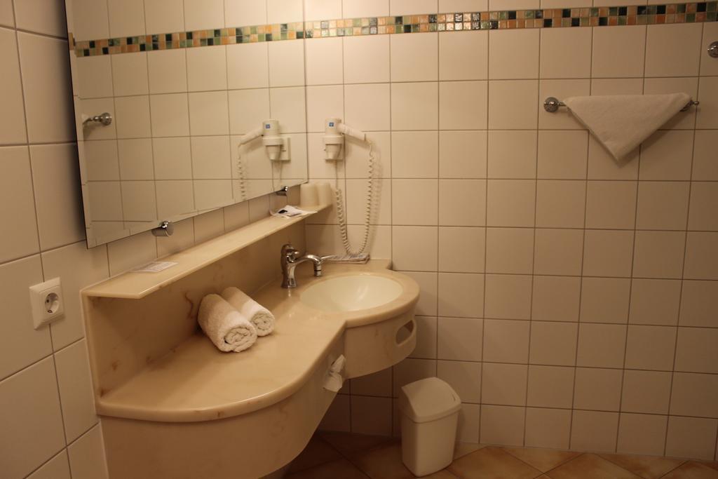 Genussgasthof & Hotel Beim Krutzler Heiligenbrunn 客房 照片