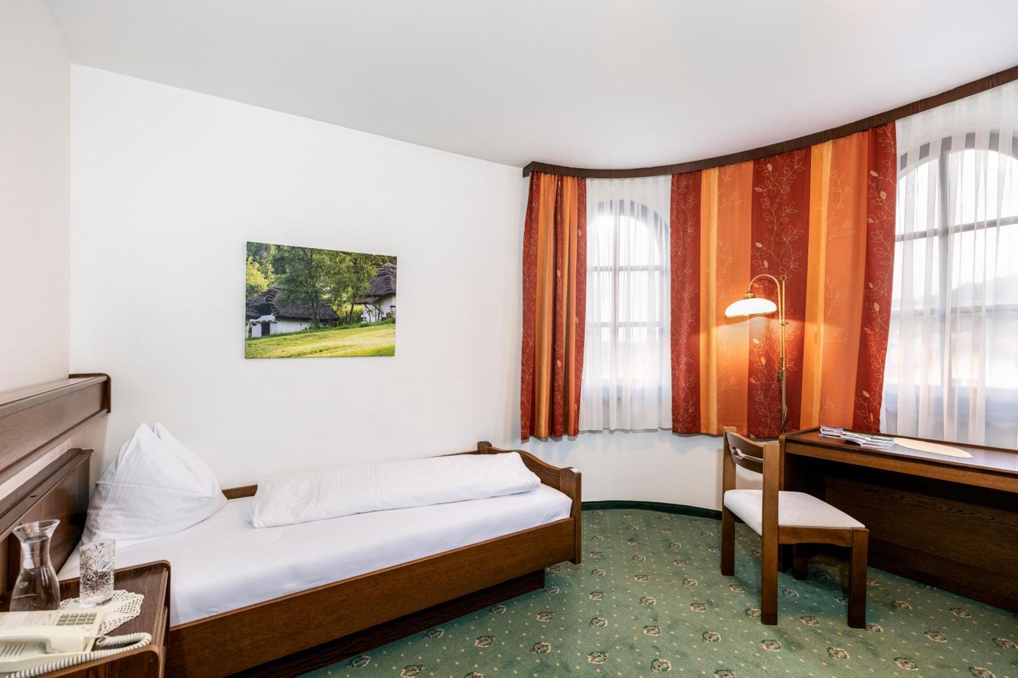 Genussgasthof & Hotel Beim Krutzler Heiligenbrunn 外观 照片