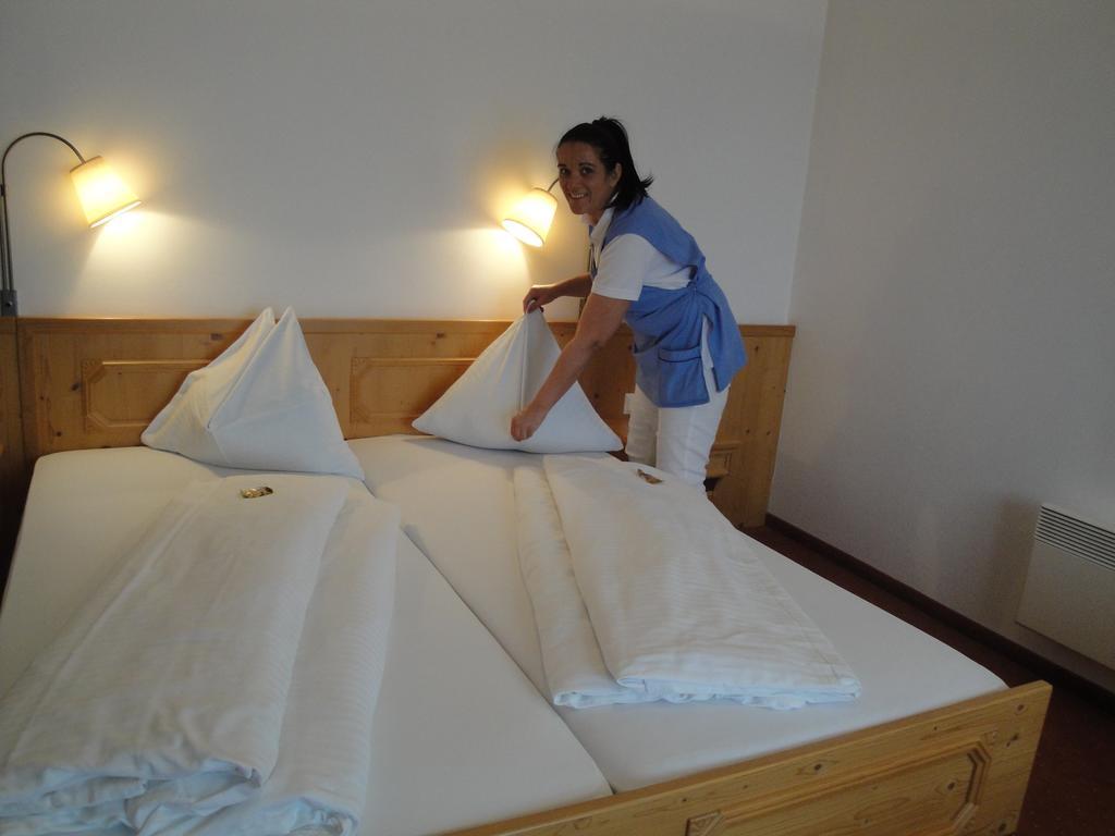 Genussgasthof & Hotel Beim Krutzler Heiligenbrunn 外观 照片
